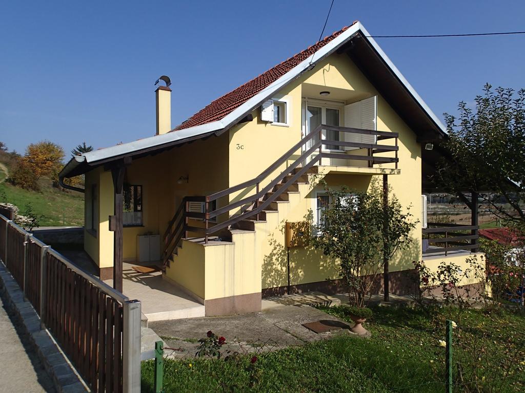 Holiday Home Dora Zabok Oda fotoğraf